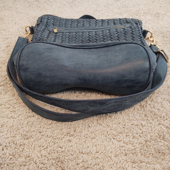 Neiman Marcus Convertible Shoulder Bag Backpack Faux Leather Woven Blue Gold - Picture 3 of 9